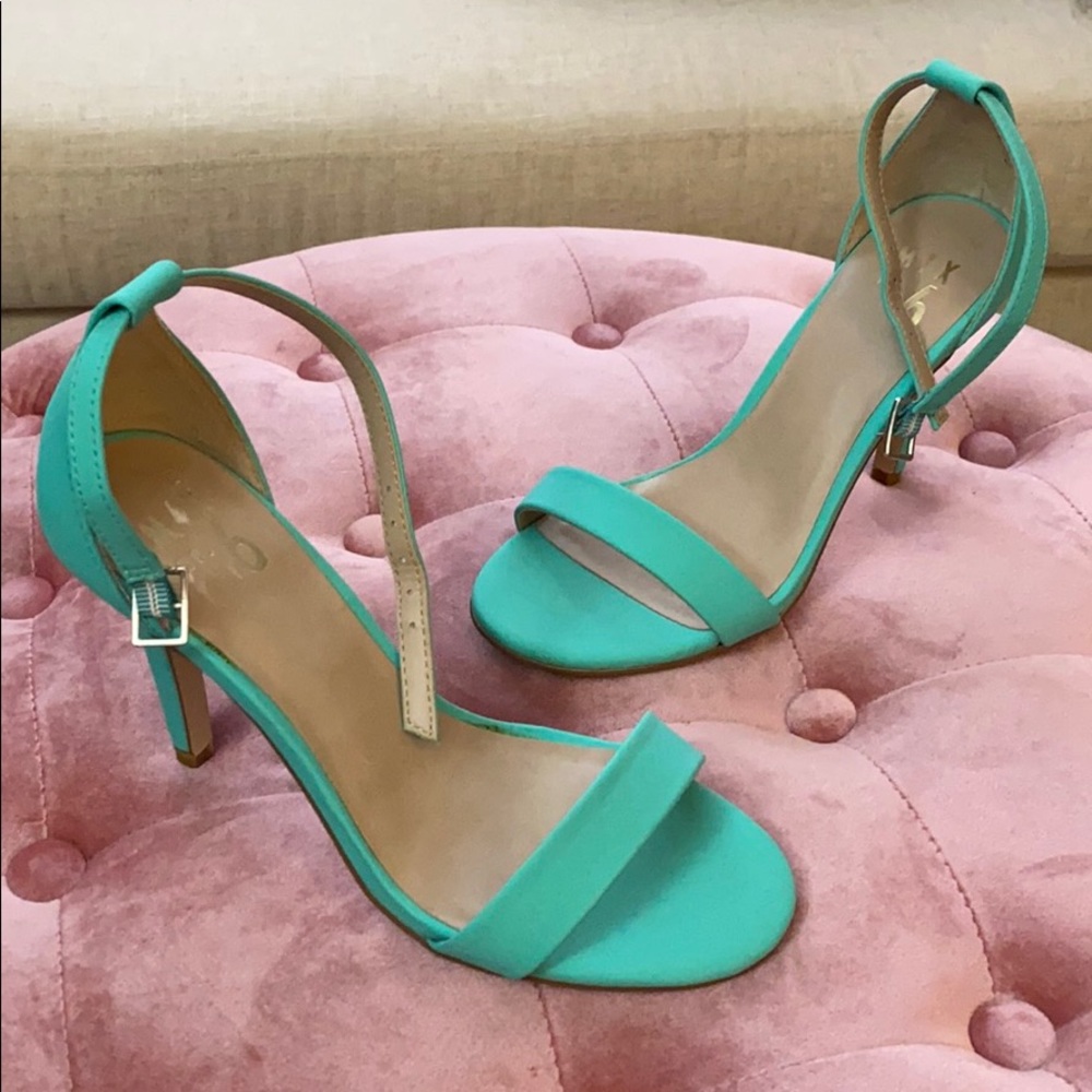 Never Worn| Turquoise Heels| Size 6.5